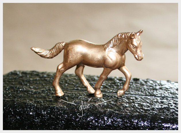 Minaudiere with Golden Horse