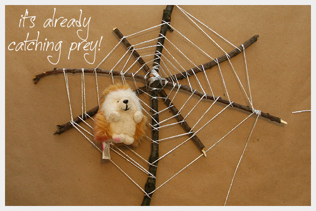 Halloween Spiderweb DIY With Prey