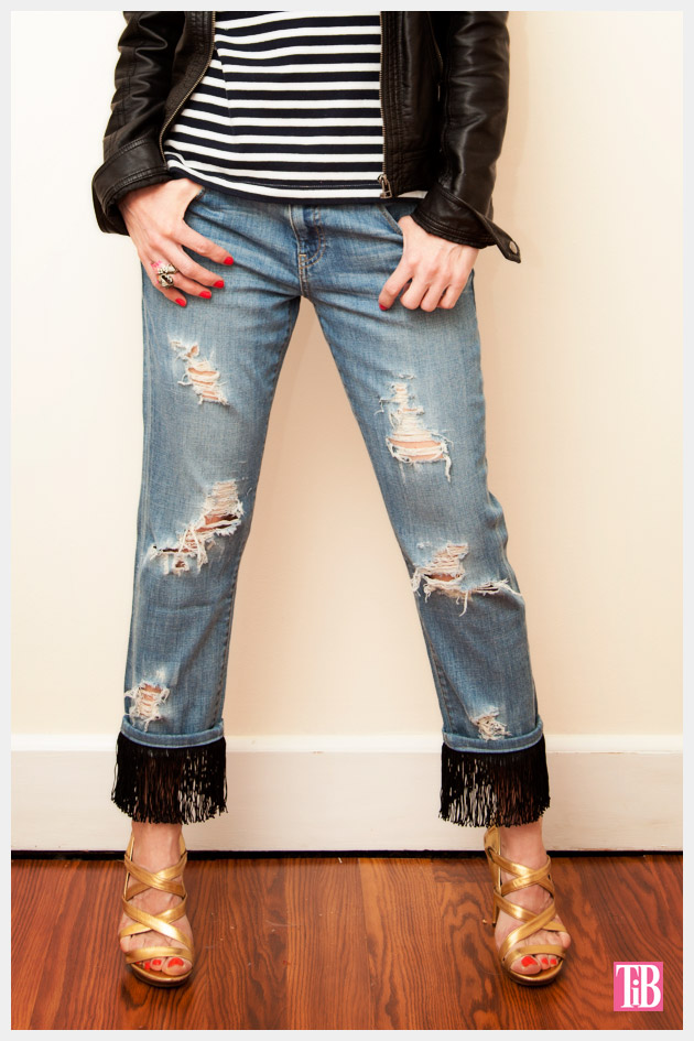 Distressed Fringed Jeans DIY Photo 1
