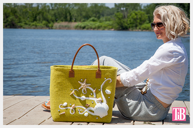 DIY Beach Tote With Shells Photo Sitting