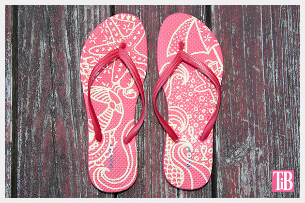 Doodle Flip Flops using Bic Mark-it Metallic Markers Pic 4