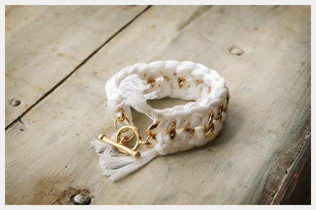diy-crocheted-bracelet